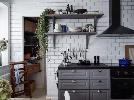 A Guide To The Best Tiles For Kitchen Splashback