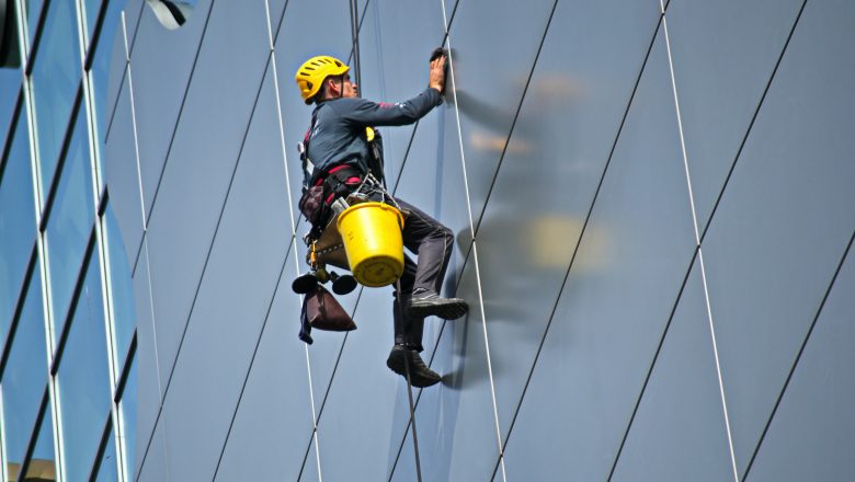 Advantages of Using Rope Access Maintenance for Your Building in Singapore