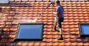 Finding a Roof Cleaning Contractor – Things to Look out for