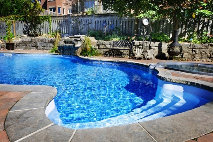 Why It's Important to Choose the Right Florida Pool Contractor