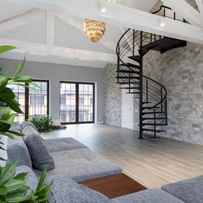 The Pros and Cons of Buying a Foreclosed Home