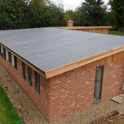 The Pros and Cons of Flat Roofs for Florida Businesses