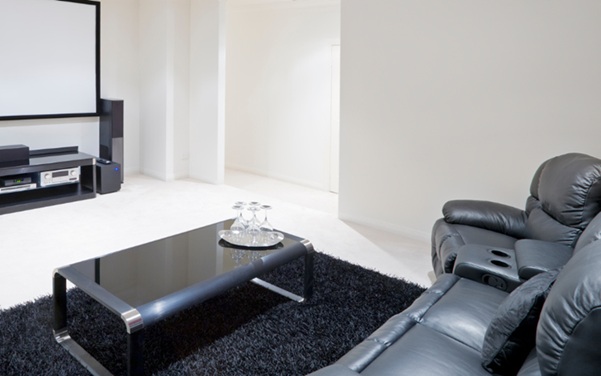 Recline in Style: The Market for Recliners To Match Your Coffee Table